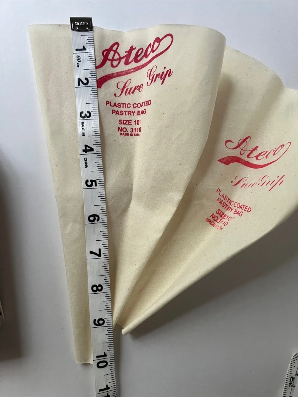 Vintage White Pastry Bag & Cake Decorating Tip Set